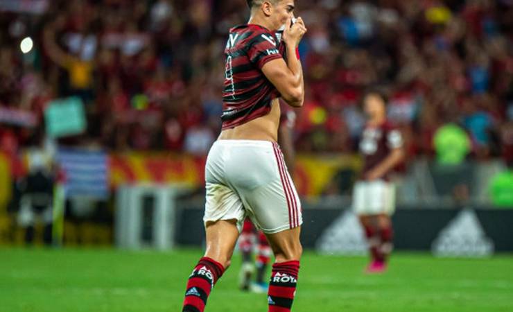 Campeão Brasileiro e da Libertadores com o Manto, Reinier visita o Ninho do Urubu