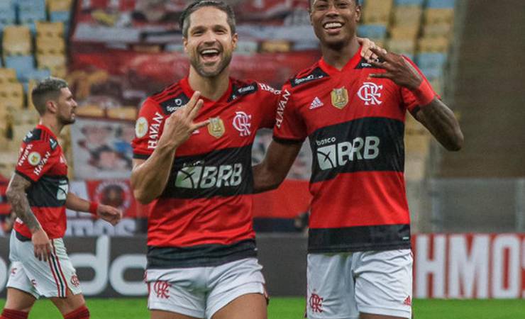 Flamengo goleia o São Paulo por 5 a 1, de virada, pelo Brasileirão