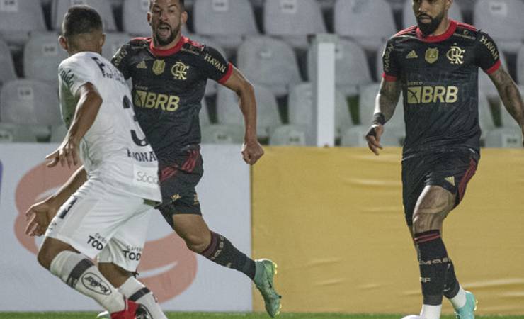 Gabigol marca três vezes e Mengão goleia o Santos por 4 a 0 na Vila Belmiro