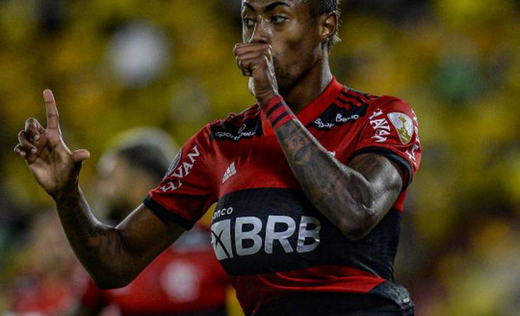 Com dois de BH, Flamengo vence o Barcelona por 2 a 0 e vai decidir a Libertadores com o Palmeiras