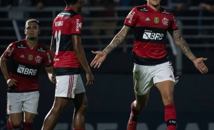 Fora de casa, Flamengo empata em 1 a 1 com Bragantino, pelo Brasileirão