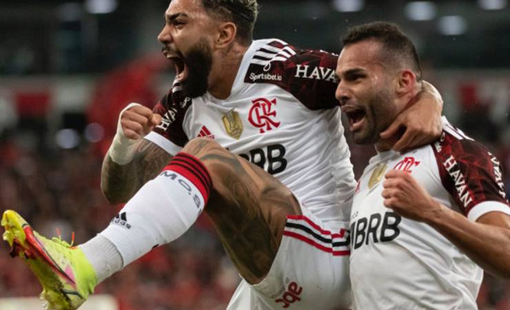 Flamengo arranca empate no fim com o Athletico no jogo de ida da semifinal da Copa do Brasil