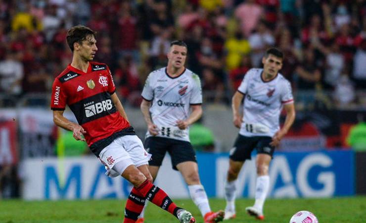 Flamengo perde para o Athletico-PR no Maracanã e se despede da Copa do Brasil
