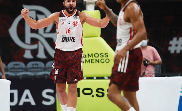 Com forte jogo coletivo, Flamengo deslancha após o intervalo e vence o Pato Basquete por 94 a 62