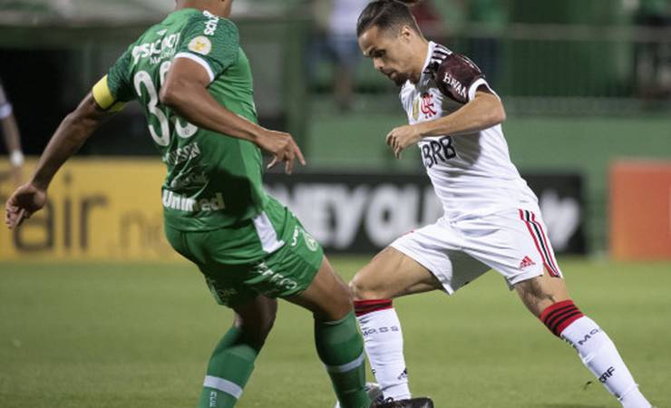 Flamengo empata com a Chapecoense em 2 a 2 na Arena Condá