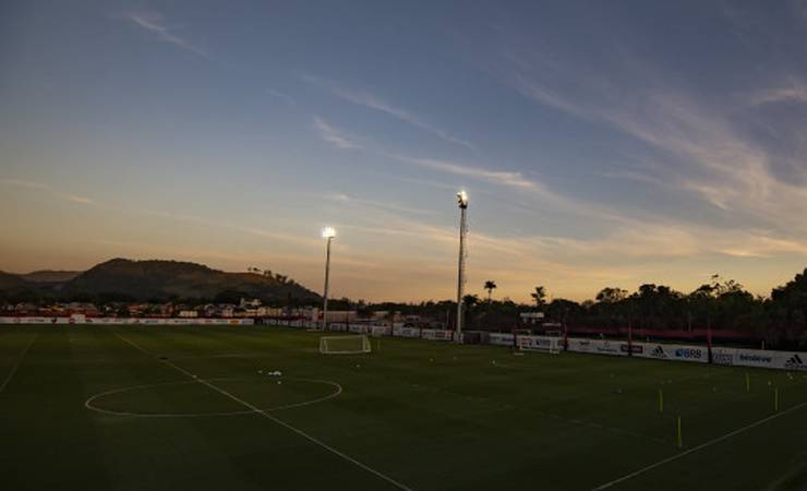 Na inauguração dos refletores, Flamengo encerra a preparação no Ninho do Urubu