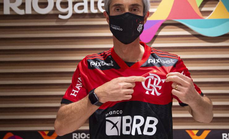 Paulo Sousa desembarca no Rio de Janeiro e inicia sua trajetória pelo Flamengo