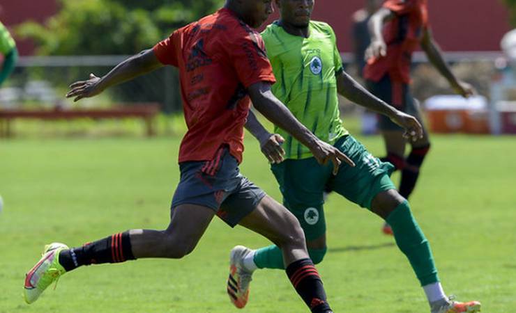 Flamengo vence o Boavista em jogo-treino no Ninho do Urubu