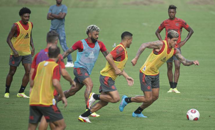 Flamengo realiza treino na manhã deste sábado (22), no Ninho do Urubu