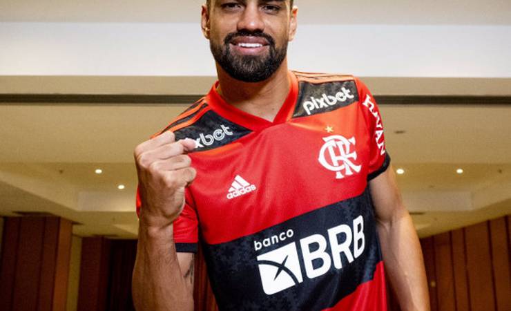 Flamengo anuncia a contratação do zagueiro Fabrício Bruno