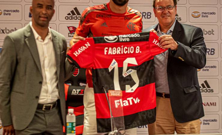 Fabrício Bruno é apresentado no Fla e afirma: “Foi fácil fazer essa escolha”