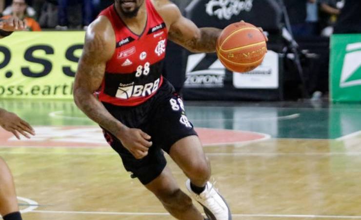 No retorno ao NBB, FlaBasquete vence o Bauru por 92 a 80