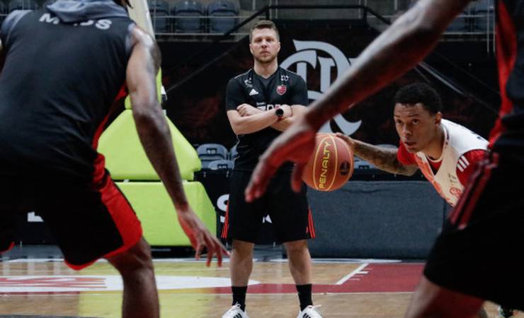 Em casa, FlaBasquete tenta reverter resultado contra o Franca nas finais do NBB