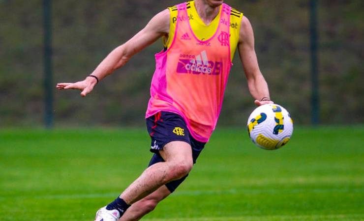 Flamengo realiza treino em Atibaia-SP visando próximo compromisso pelo Brasileirão