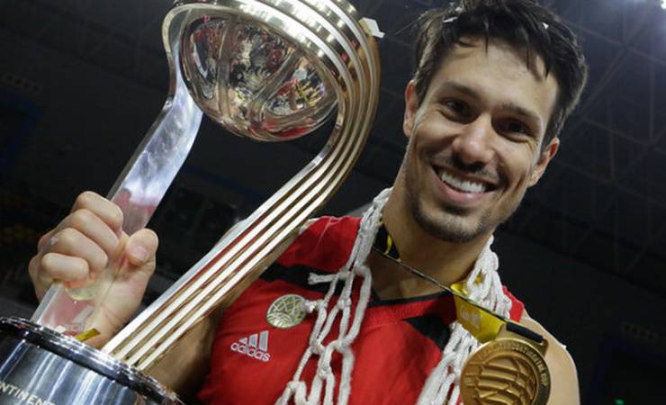 Campeão do mundo, Rafael Mineiro renova contrato com o FlaBasquete