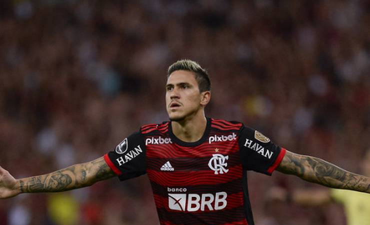 Em noite mágica no Maracanã, Flamengo vence Tolima e avança às quartas de final da Libertadores