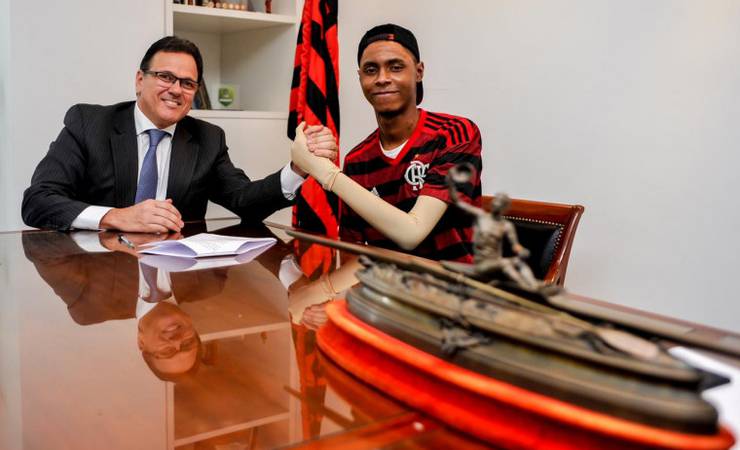 Flamengo fecha acordo indenizatório com a família de Jhonata Ventura
