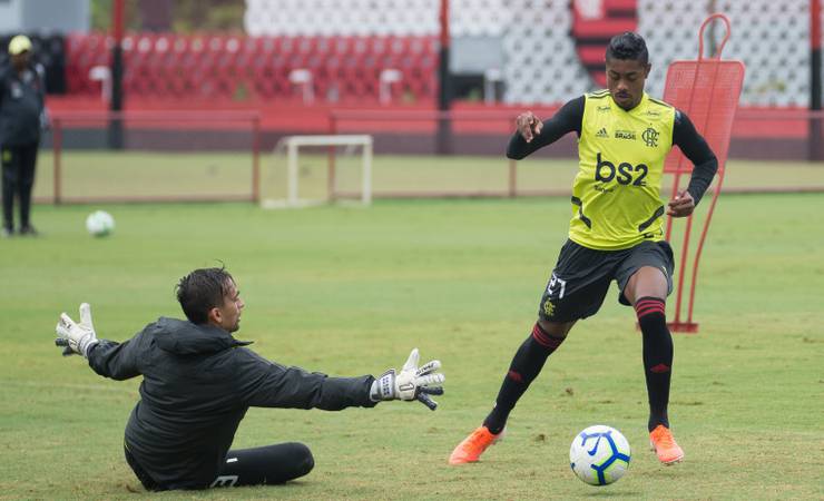 Flamengo encara o Corinthians de olho em vaga nas quartas da Copa do Brasil