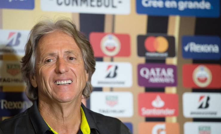 Jorge Jesus projeta jogo contra o Emelec no Equador