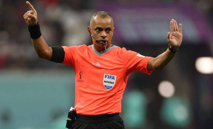 Wilton Pereira Sampaio apita Corinthians x Flamengo em meio a polêmicas e pressão no Brasileirão