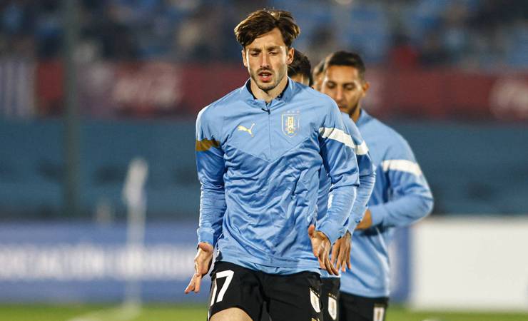 Uruguai enfrenta Chile em Santiago buscando consolidar classificação para o Mundial