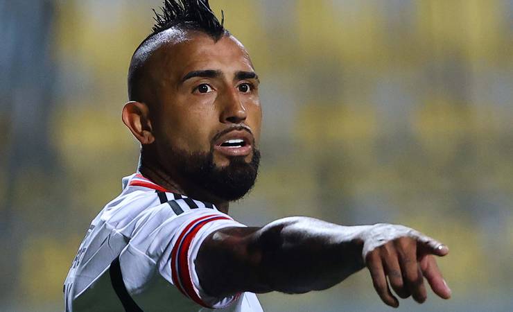 Zé Ricardo avança em processo seletivo para comandar o Colo-Colo no Chile