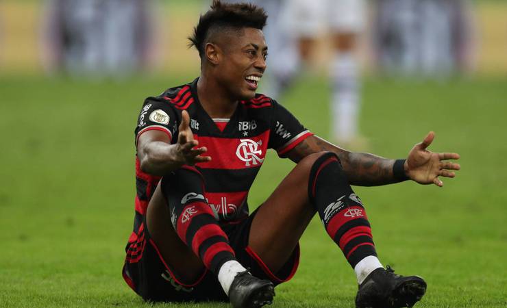 Bruno Henrique é punido com 12 jogos de suspensão por conduta anti-desportiva; defesa busca absolvição