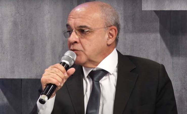 Câmara aprova projeto de Bandeira de Mello que garante votação à distância para clubes