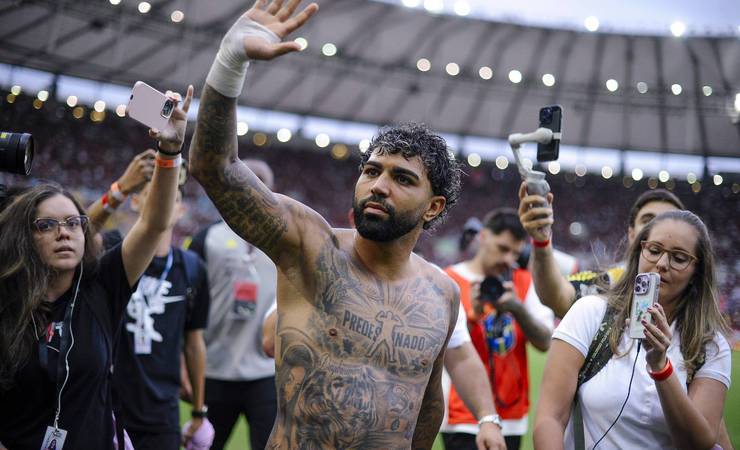 Gabigol completa 29 anos e Flamengo homenageia ídolo com tatuagens e recordes históricos