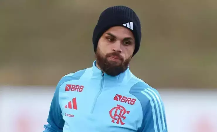 Michael completa dois meses sem jogar e futuro no Flamengo se torna incerto