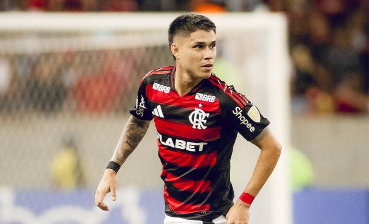 Luiz Araújo brilha, marca gol decisivo e garante vitória do Flamengo sobre o Corinthians