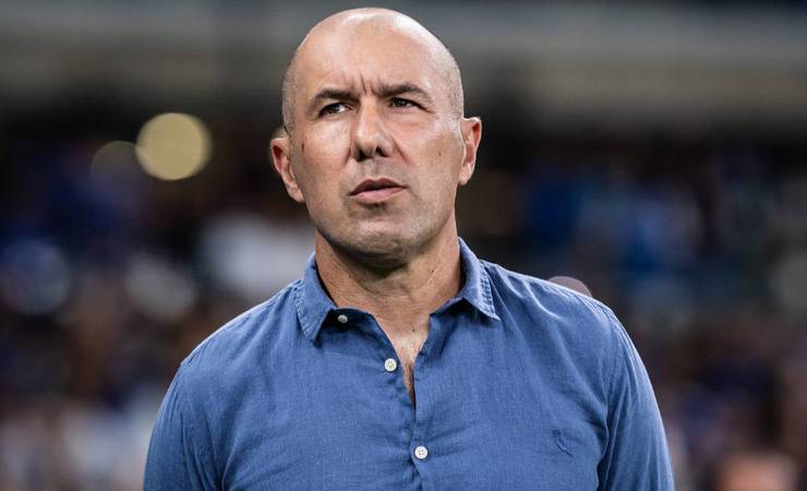 Al-Jazira busca Leonardo Jardim, mas treinador mantém foco no Cruzeiro no Brasileirão
