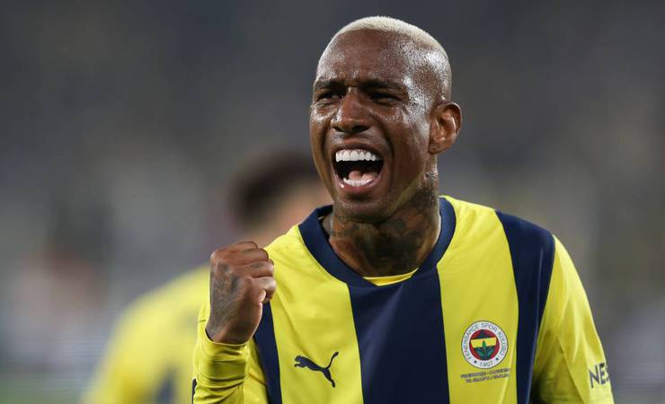Flamengo negocia com Talisca, que se dispõe a reduzir salário para viabilizar acerto