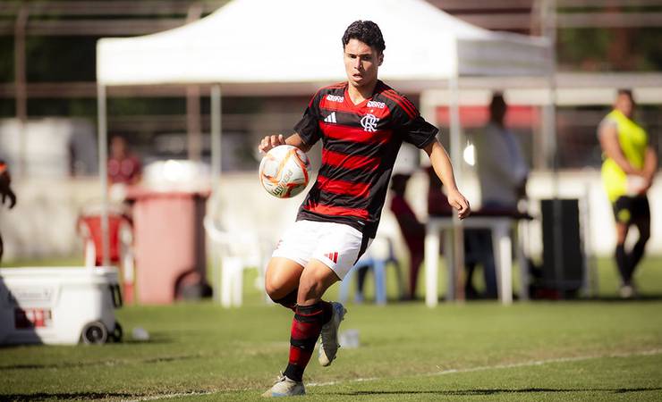 Flamengo enfrenta Vasco em clássico decisivo do Brasileirão Sub-17 nesta quinta-feira