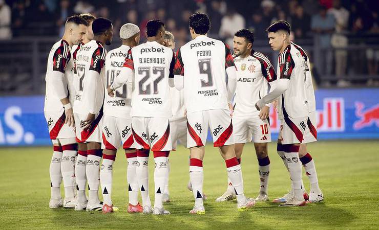 Flamengo enfrenta o Internacional em duelo decisivo pelo Campeonato Brasileiro