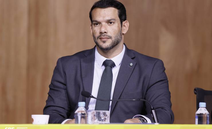 CBF anuncia implementação do impedimento semiautomático no futebol brasileiro em 2026