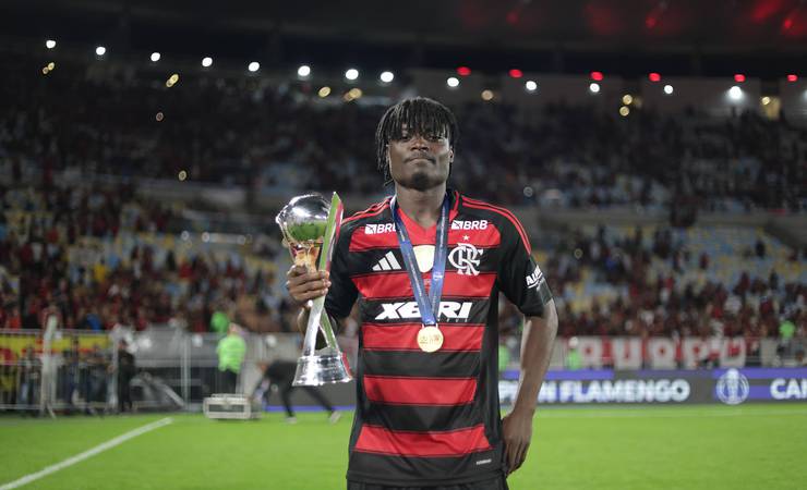 Flamengo transfere Shola Ogundana para o Dínamo de Kiev após sucesso nas categorias de base