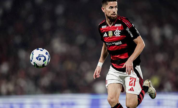Jorginho se destaca no Flamengo com leitura de jogo e mapeamento de espaços