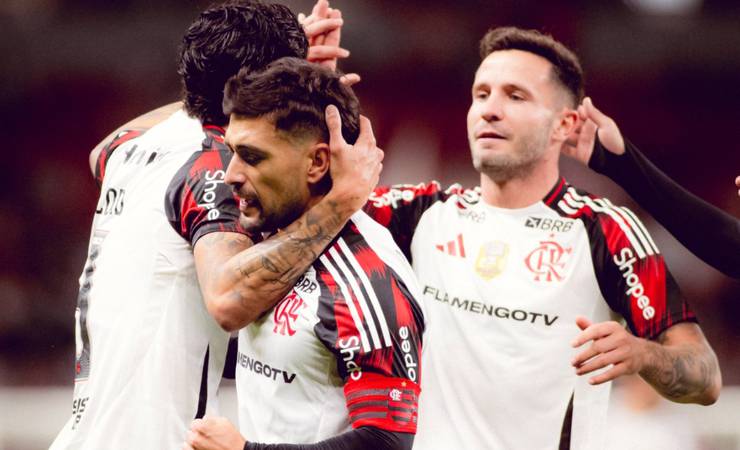 Flamengo vence Internacional por 3 a 1 com dois gols de Pedro e 100 assistências de Arrascaeta