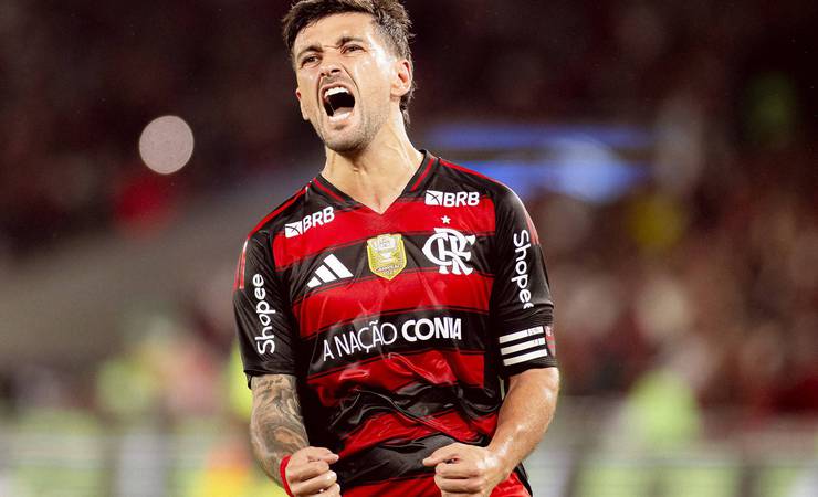 Arrascaeta atinge duplo-duplo e se destaca na goleada do Flamengo sobre o Vitória