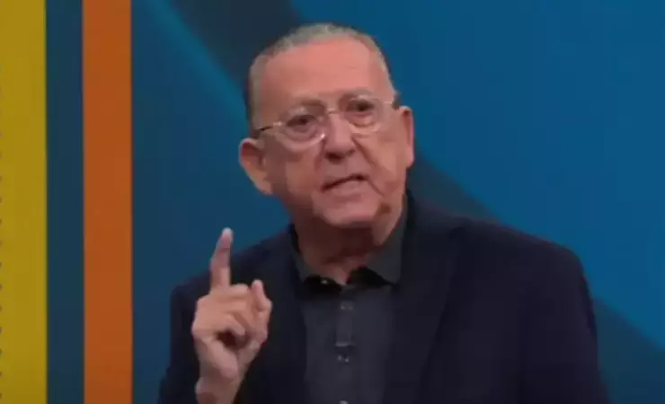 Galvão Bueno critica ataque do Flamengo e destaca dependência de zagueiros para gols