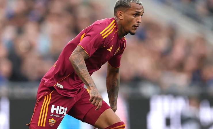 Wesley marca na vitória da Roma sobre o Bologna e se destaca com 65 ações em campo