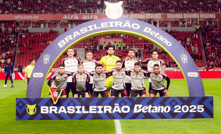 Flamengo vence Internacional por 3 a 1 e se consolida como líder do Brasileirão