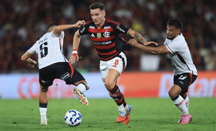 Saúl Ñíguez se destaca no Flamengo com três vitórias e números impressionantes em campo