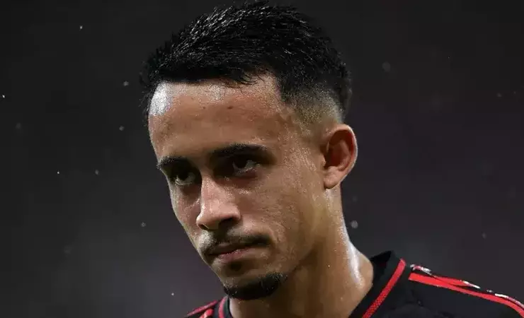 Matheus Gonçalves deixa Flamengo e se junta ao Al Ahli em busca de novas oportunidades