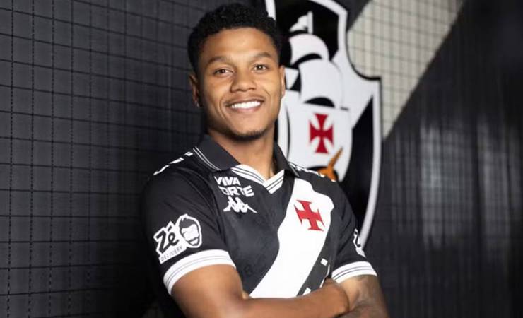 Matheus França é oficializado pelo Vasco após empréstimo do Crystal Palace