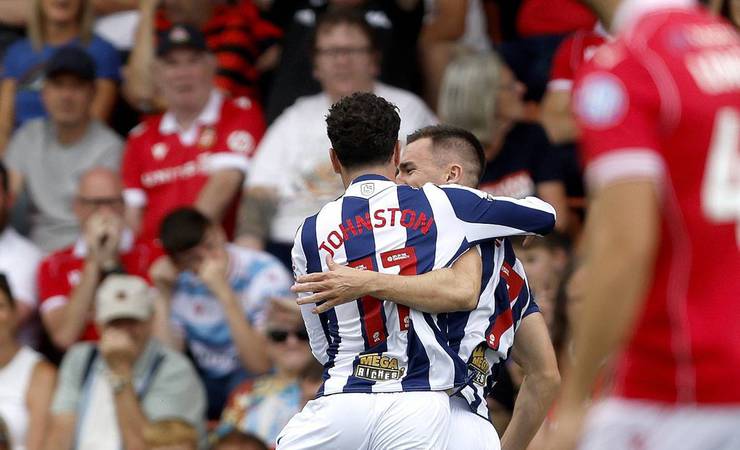 Michael Johnston brilha com duas assistências na vitória do West Bromwich na Championship