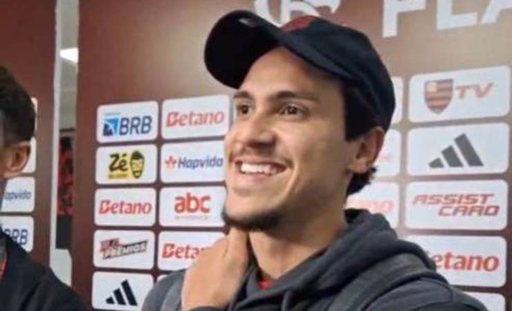Pedro marca três, cede pênalti a Bruno Henrique e destaca união no Flamengo