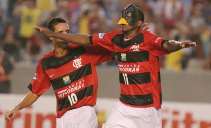 Renato Abreu afirma que se encaixaria facilmente no Flamengo atual e disputaria posição