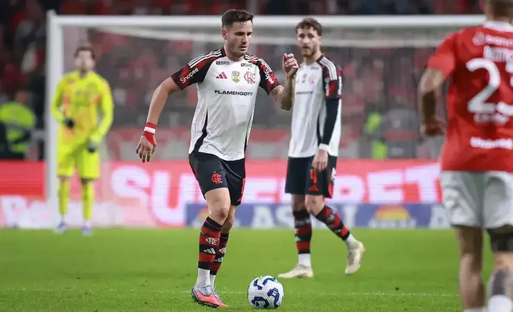 Saúl Ñíguez brilha em vitória do Flamengo sobre o Internacional no Beira-Rio